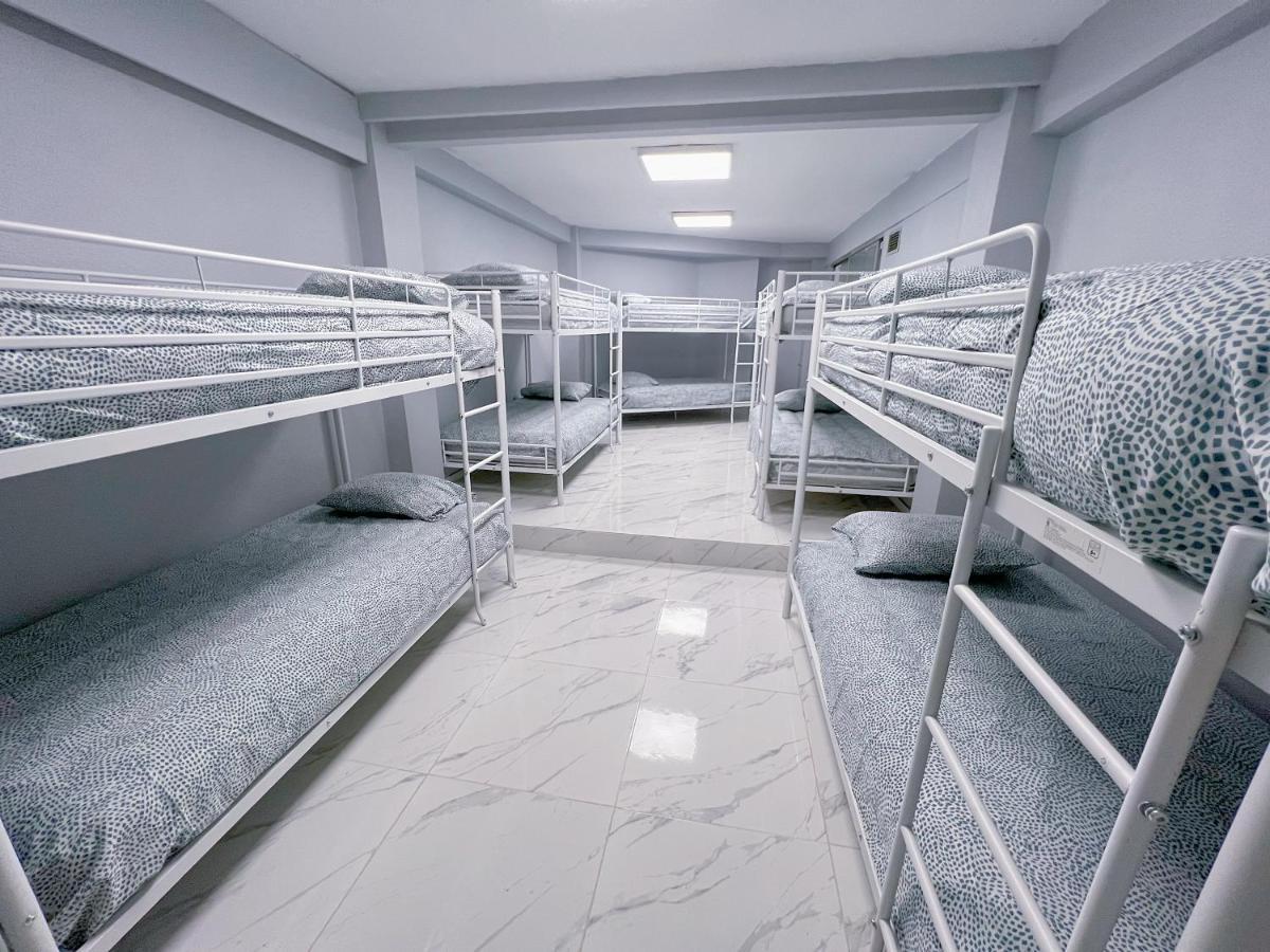 Hostel Thirty One Μαδρίτη Εξωτερικό φωτογραφία